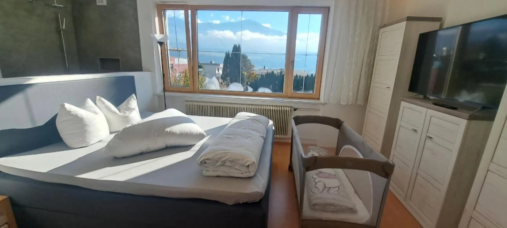 Sonnige Und Ruhige Wohnung In Innsbruck - Stadtrand Apartment